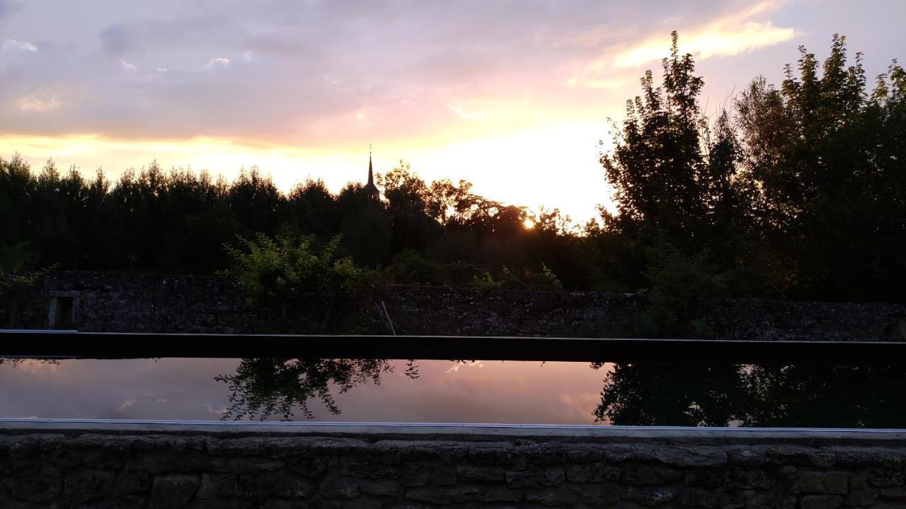 Le Manoir De Gatines Bed & Breakfast Tigne ภายนอก รูปภาพ