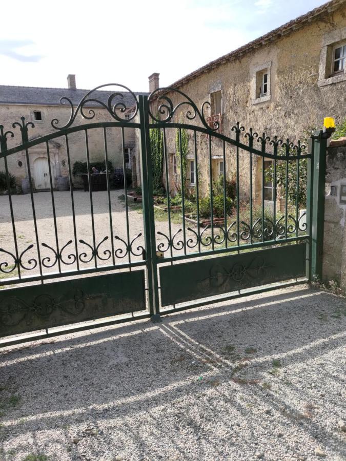 Le Manoir De Gatines Bed & Breakfast Tigne ภายนอก รูปภาพ