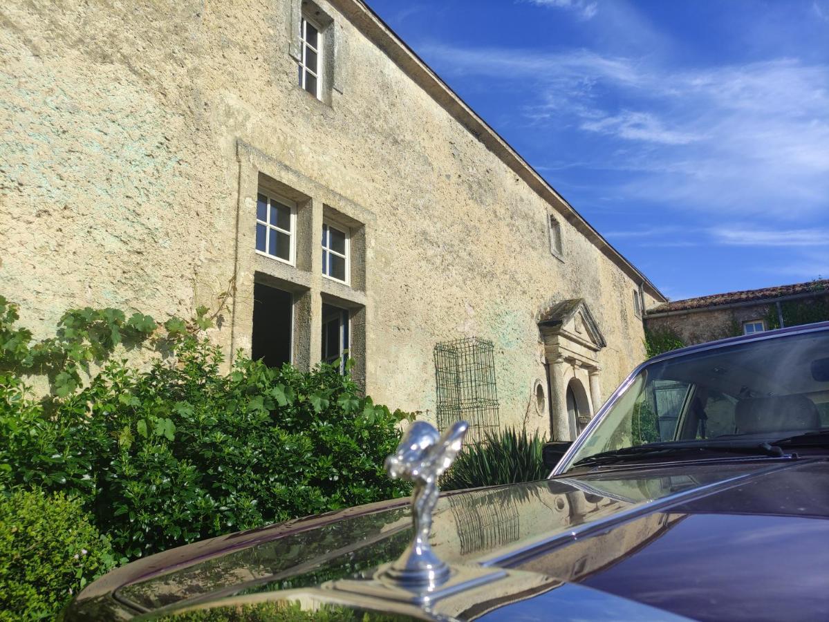 Le Manoir De Gatines Bed & Breakfast Tigne ภายนอก รูปภาพ
